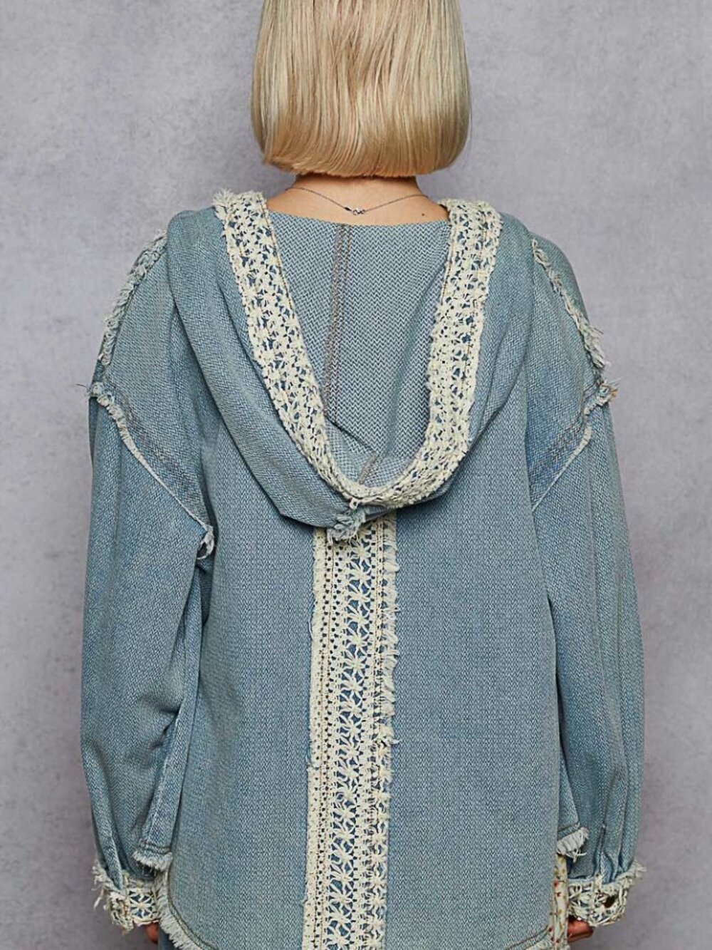 LAST ONE-POL LIGHTWEIGHT JACKET-DENIM WITH BEAUTIFUL CROCHET TRIM AND PATCHWORK - Picture 2 of 4